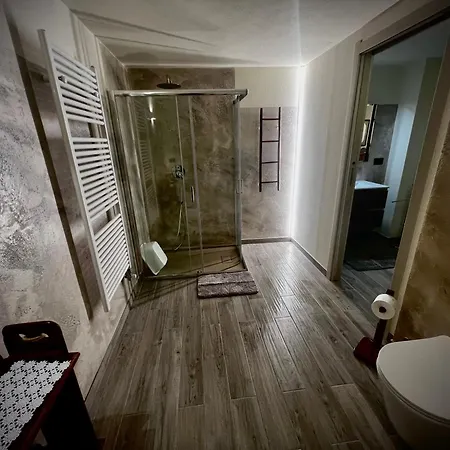 La Maison Du Faux Monneyeur * 상레미 앙보스